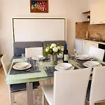 Dalia House - Key To